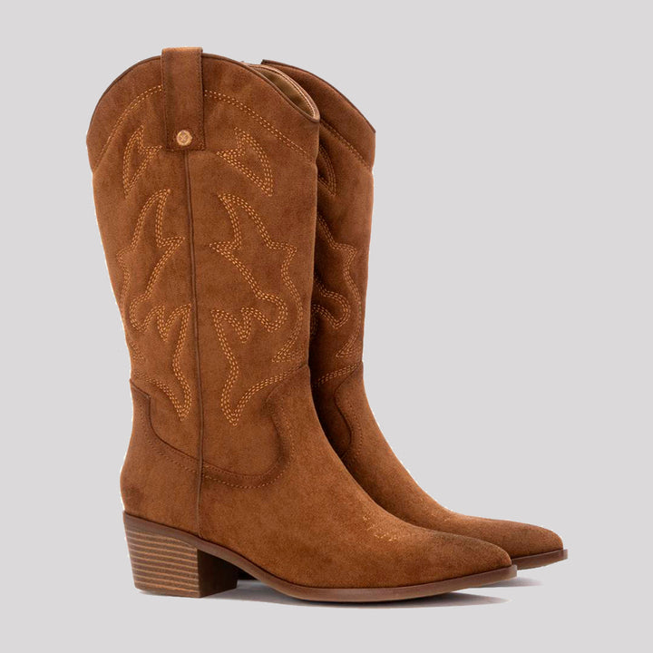 BOTA ALTA CAMPERA BORDADA