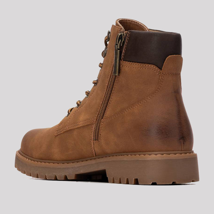 BOTA ACORDONADA SUELA TRACK