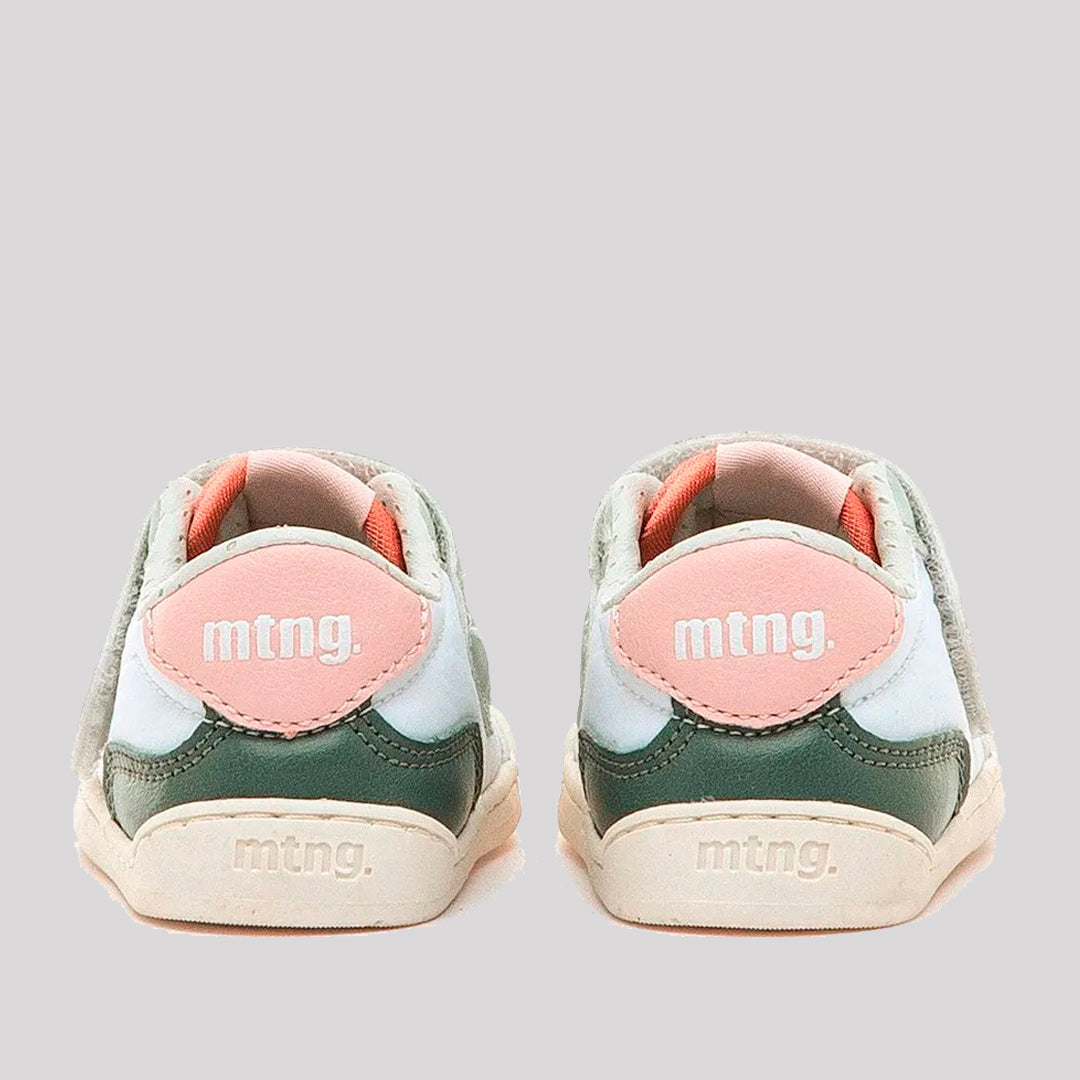 FREE BABY - BAREFOOT