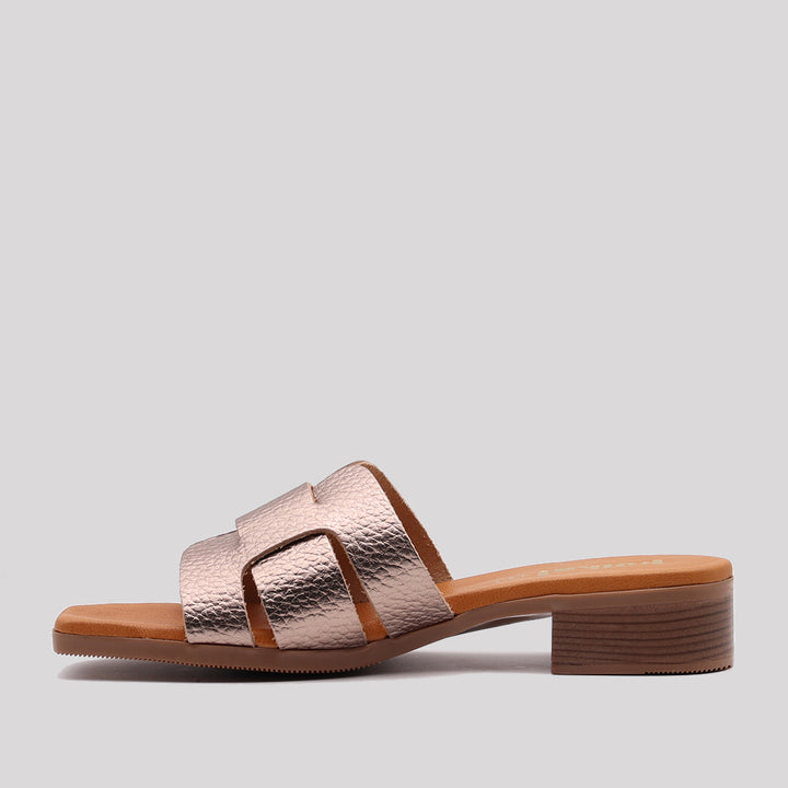 PINKY PIEL